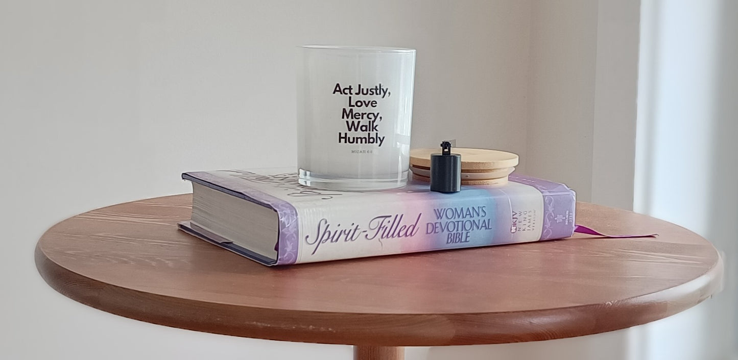 "Do, Love, Walk" Soy Candle 260g